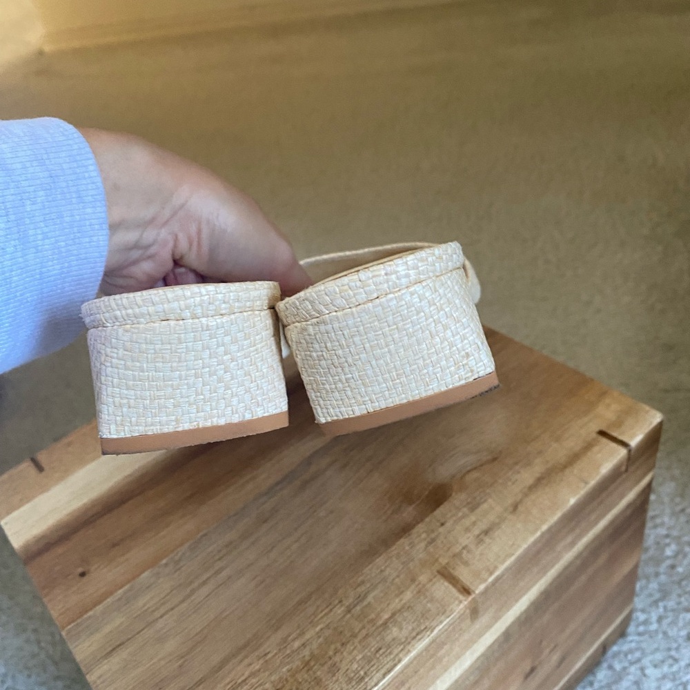 Reformation Natural Beige Woven Slide Mules - Picture 4 of 4